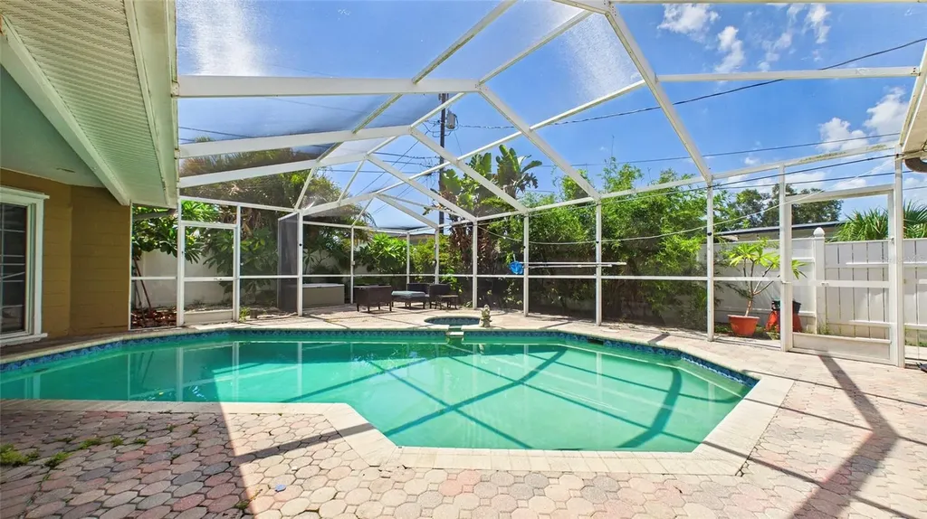 10310 110th Way Seminole FL 33778