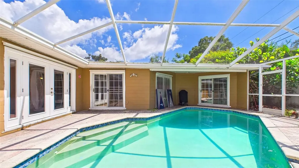 10310 110th Way Seminole FL 33778