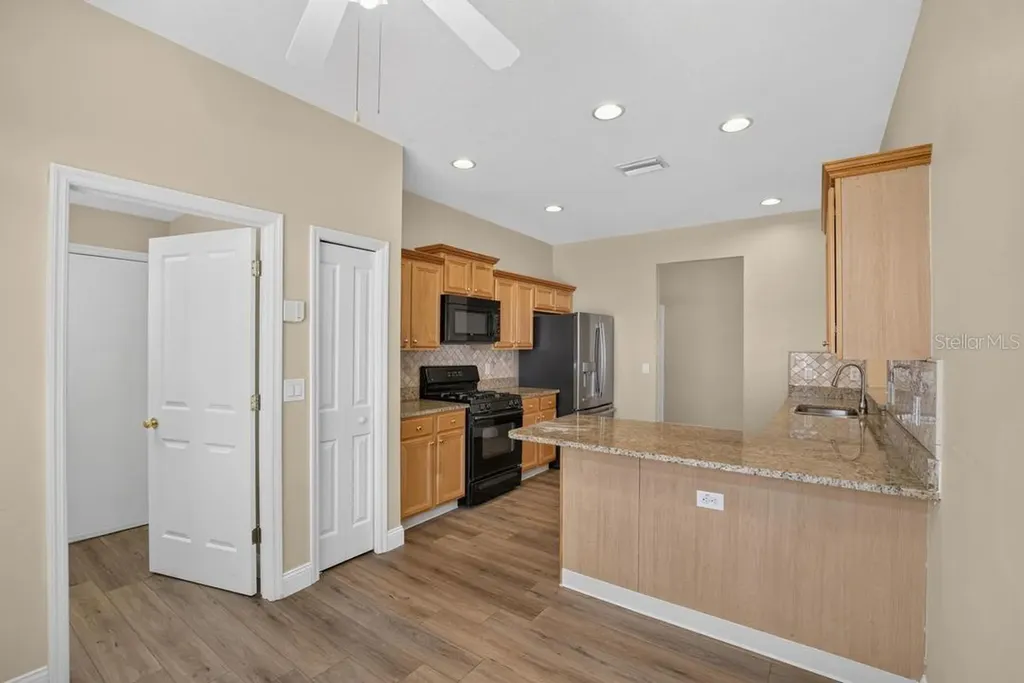 5605 Hawklake Road Lithia FL 33547