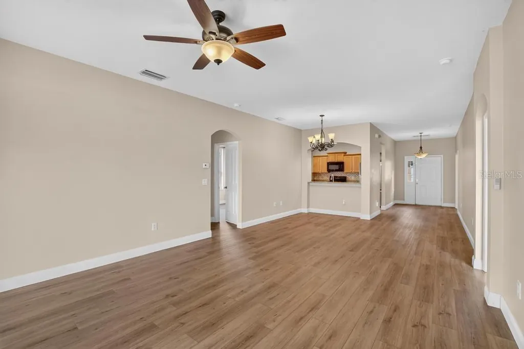 5605 Hawklake Road Lithia FL 33547
