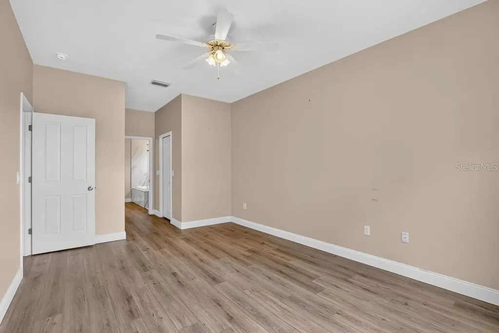 5605 Hawklake Road Lithia FL 33547