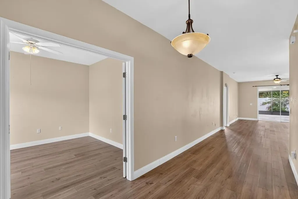 5605 Hawklake Road Lithia FL 33547