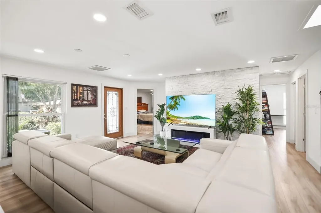 1981 Castille Drive Dunedin FL 34698