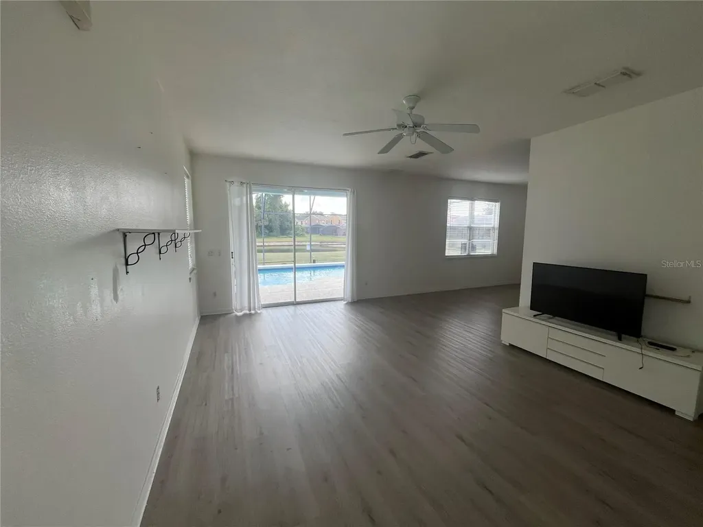 1024 Sandy Ridge Drive Davenport FL 33896