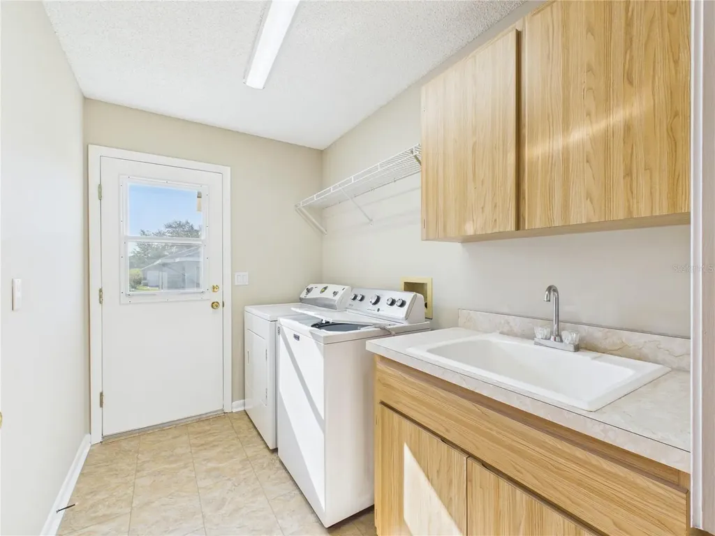 10482 S Clint Loop Floral City FL 34436