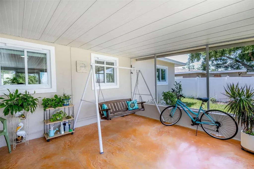 6348 115th Lane Seminole FL 33772