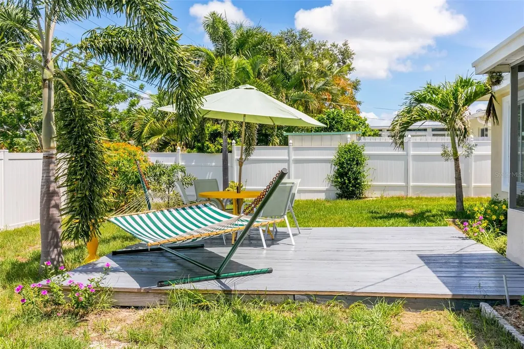 6348 115th Lane Seminole FL 33772