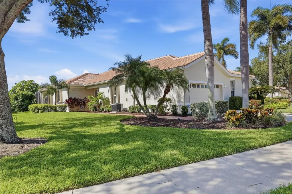 8050 Victoria Falls Circle Sarasota FL 34243