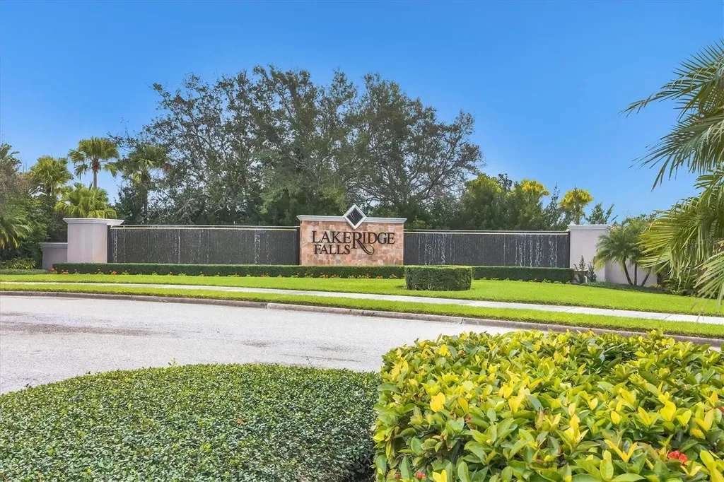 8050 Victoria Falls Circle Sarasota FL 34243