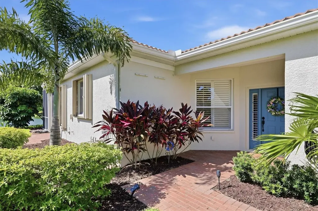 8050 Victoria Falls Circle Sarasota FL 34243