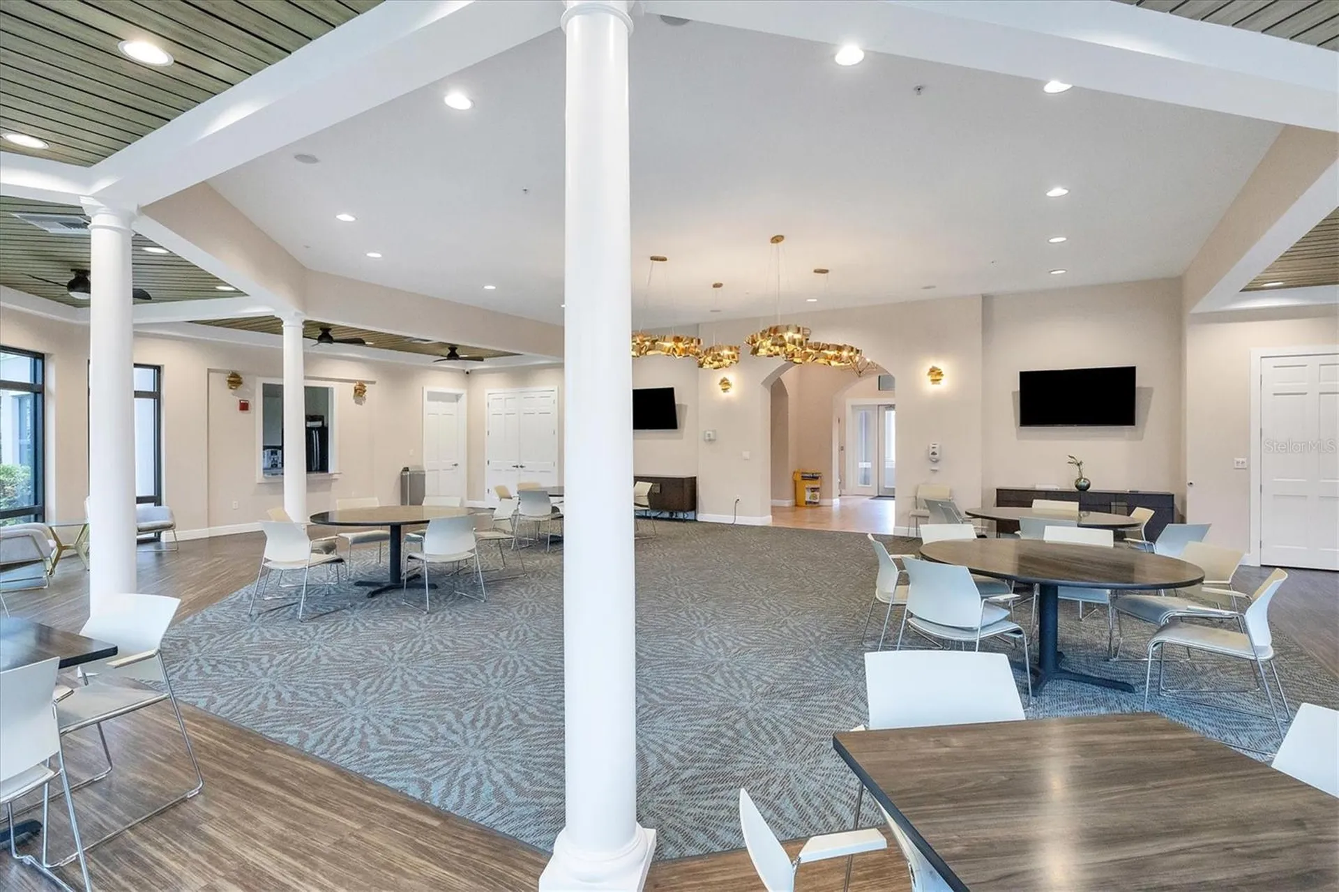 8050 Victoria Falls Circle Sarasota FL 34243