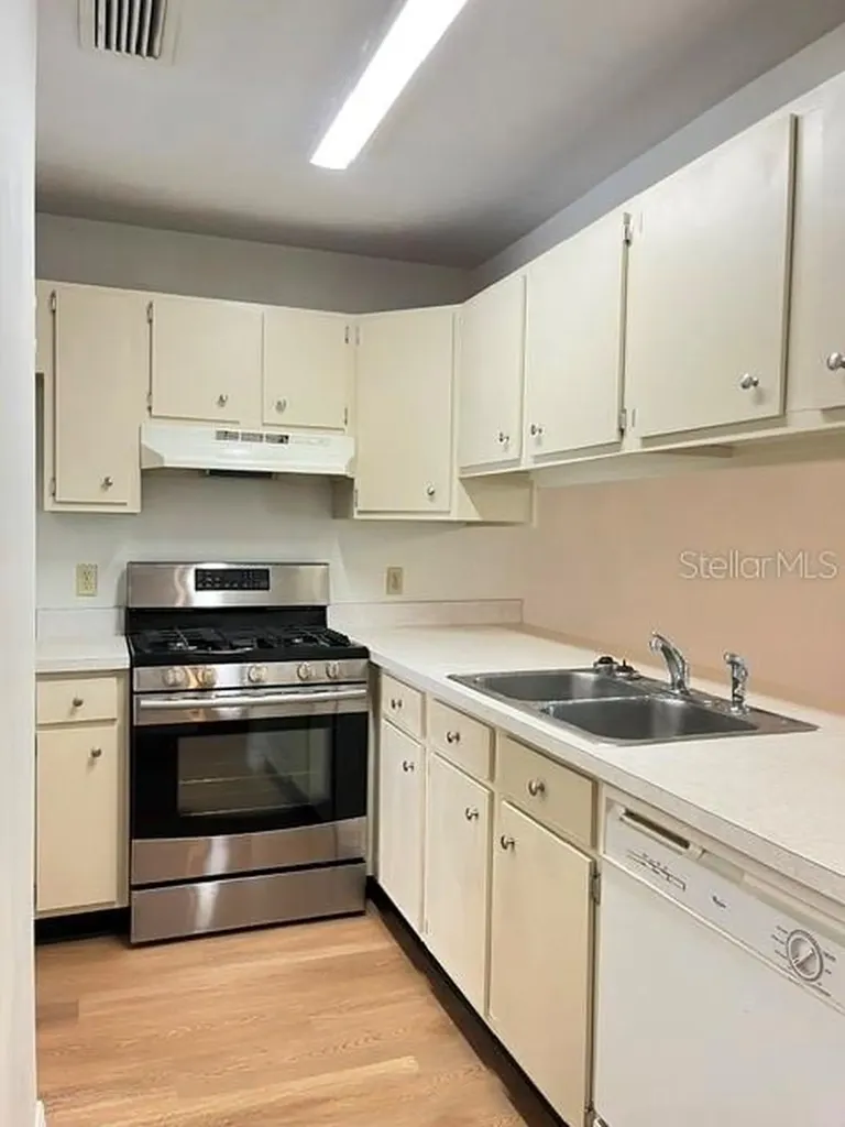 1004 New Bedford Drive Deland FL 32724