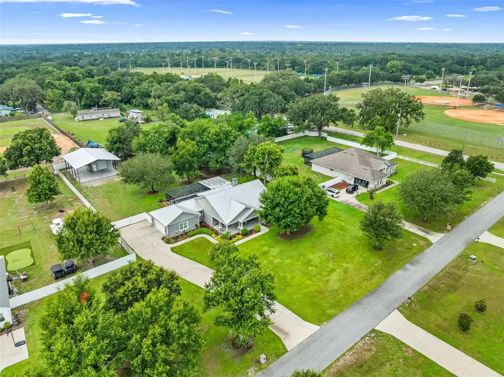 14805 Sydney Heights Court Dover FL 33527