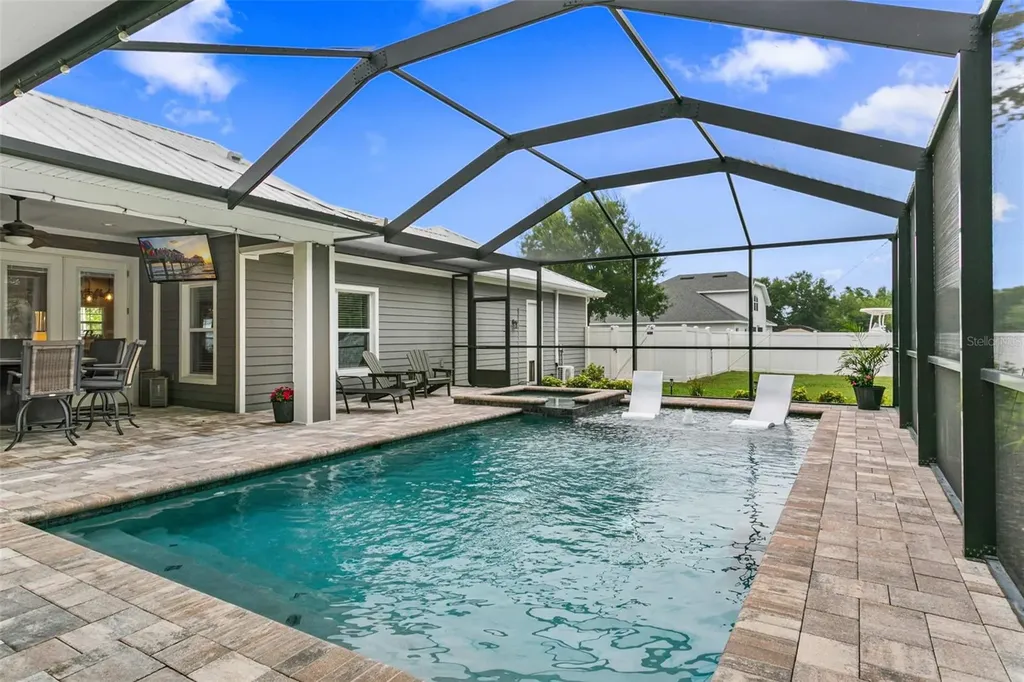 14805 Sydney Heights Court Dover FL 33527