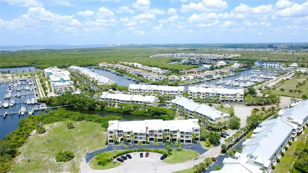 3259 Mangrove Point Drive Ruskin FL 33570