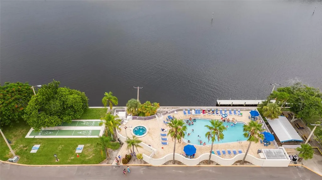 3259 Mangrove Point Drive Ruskin FL 33570