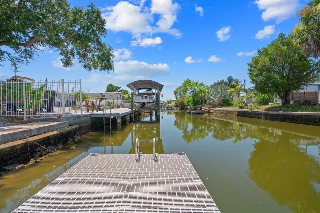 6833 Flicker Lane Hudson FL 34667