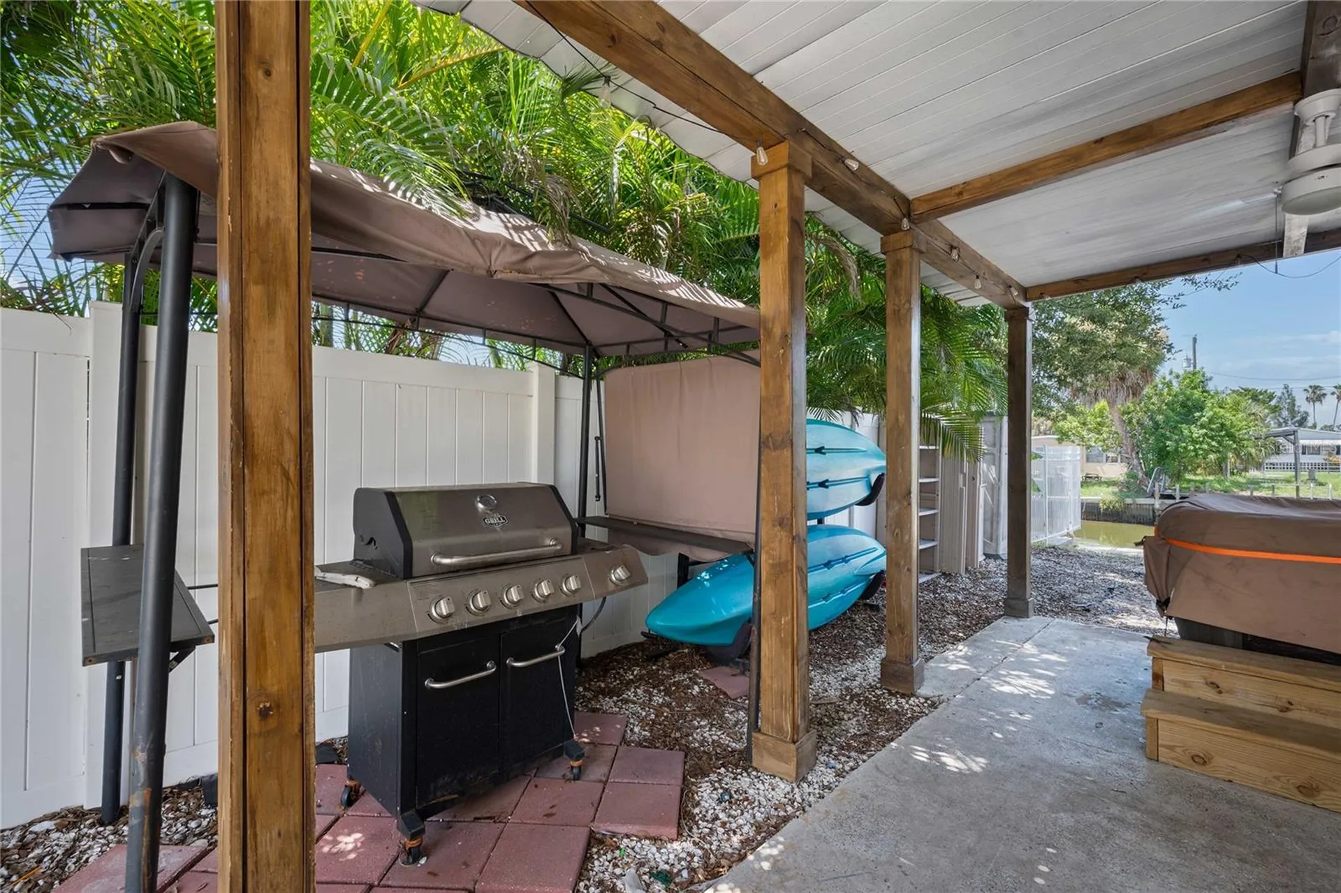 6833 Flicker Lane Hudson FL 34667