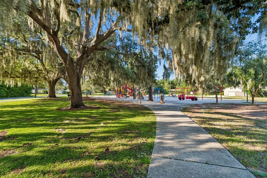 302 Deer Park Avenue Tampa FL 33617
