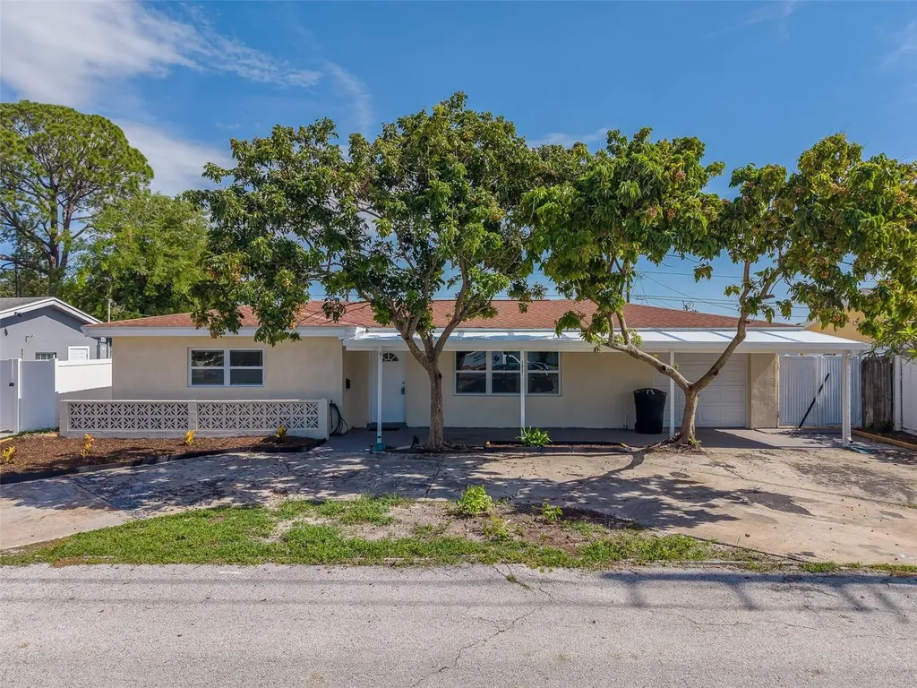 5937 38th Avenue N St Petersburg FL 33710