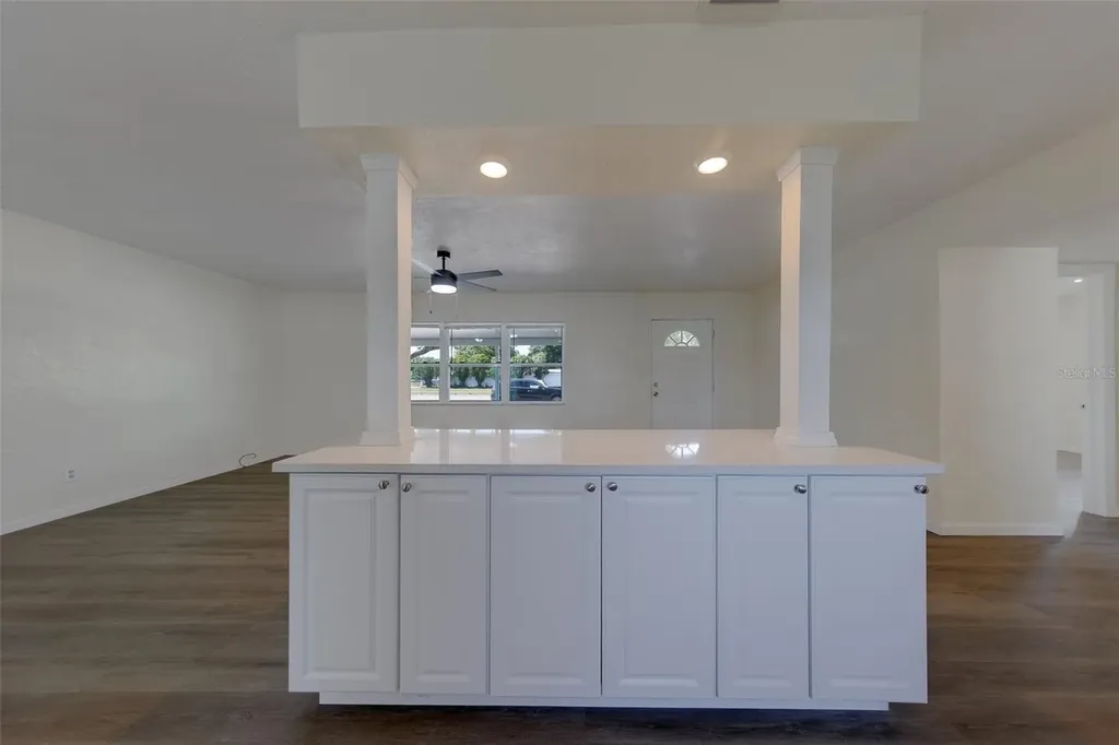 5937 38th Avenue N St Petersburg FL 33710