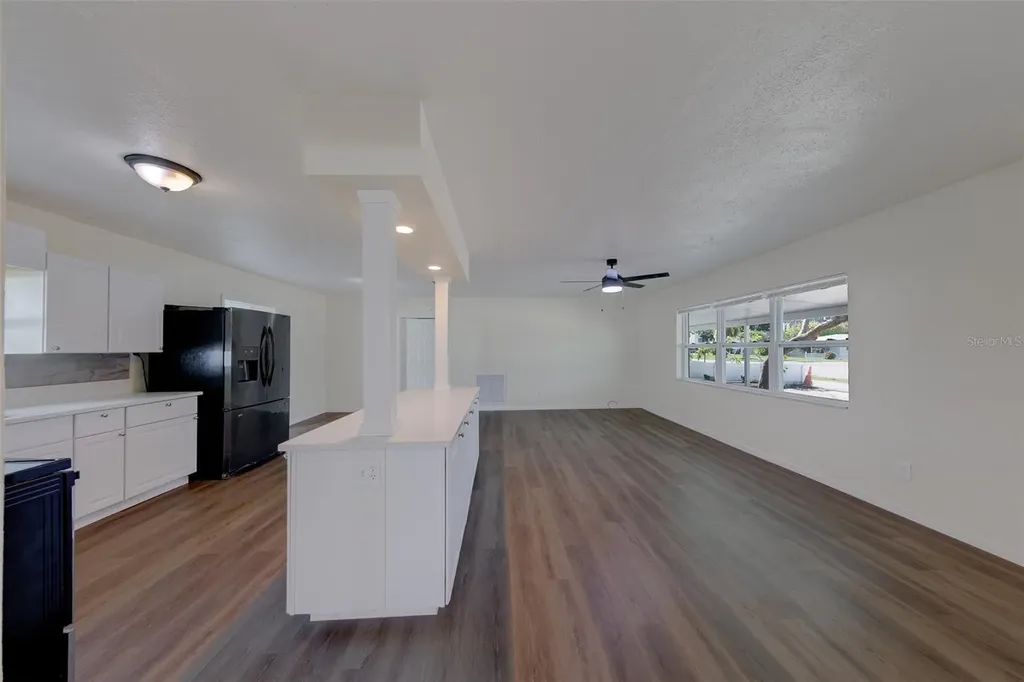 5937 38th Avenue N St Petersburg FL 33710