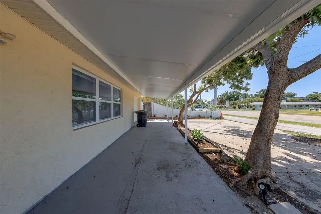 5937 38th Avenue N St Petersburg FL 33710