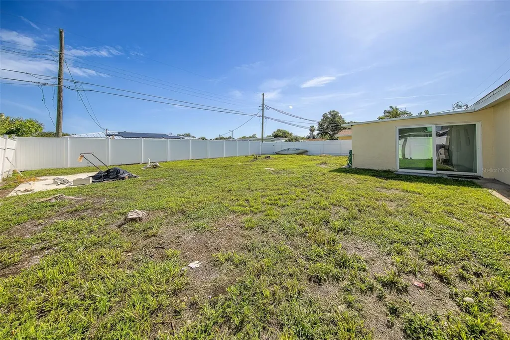 5937 38th Avenue N St Petersburg FL 33710