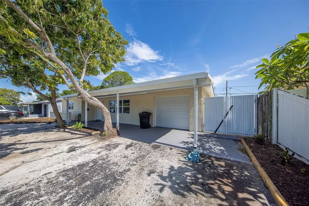 5937 38th Avenue N St Petersburg FL 33710