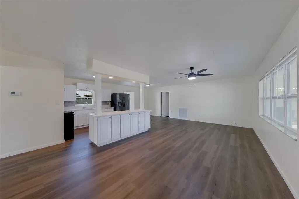 5937 38th Avenue N St Petersburg FL 33710
