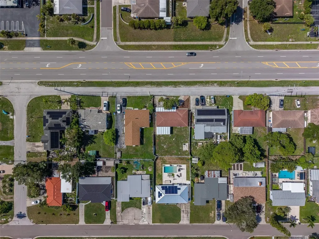 5937 38th Avenue N St Petersburg FL 33710