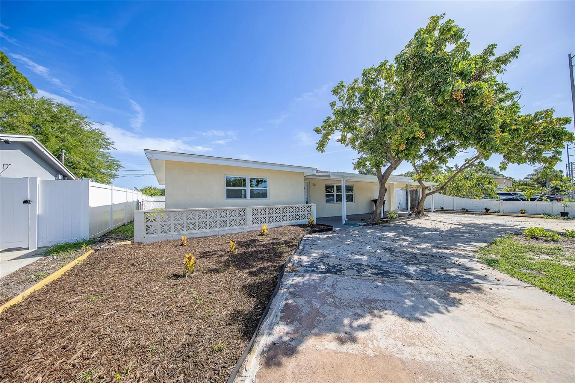 5937 38th Avenue N St Petersburg FL 33710