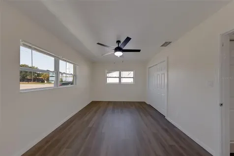 5937 38th Avenue N St Petersburg FL 33710