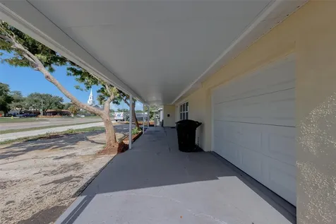 5937 38th Avenue N St Petersburg FL 33710