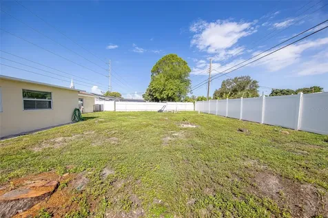 5937 38th Avenue N St Petersburg FL 33710
