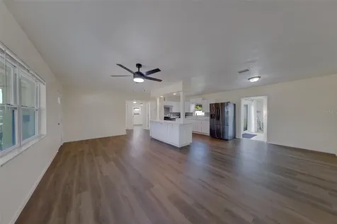 5937 38th Avenue N St Petersburg FL 33710