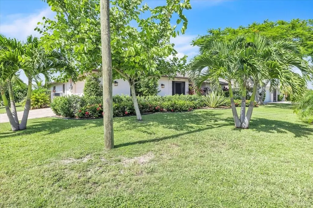 1903 SE 29th Lane Cape Coral FL 33904