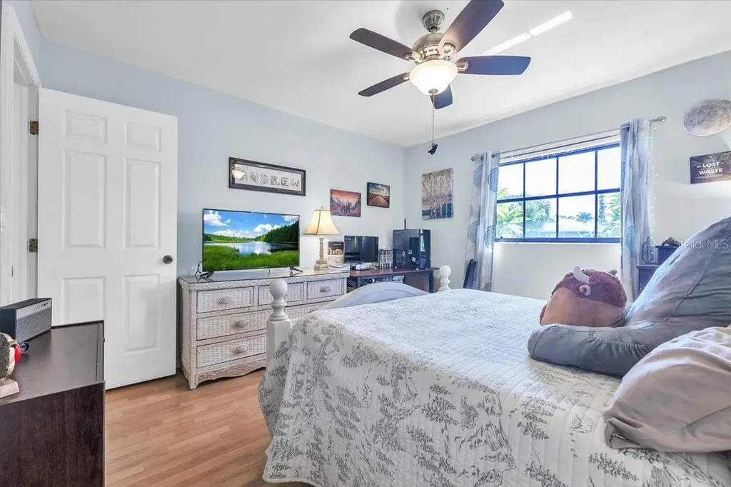 1903 SE 29th Lane Cape Coral FL 33904