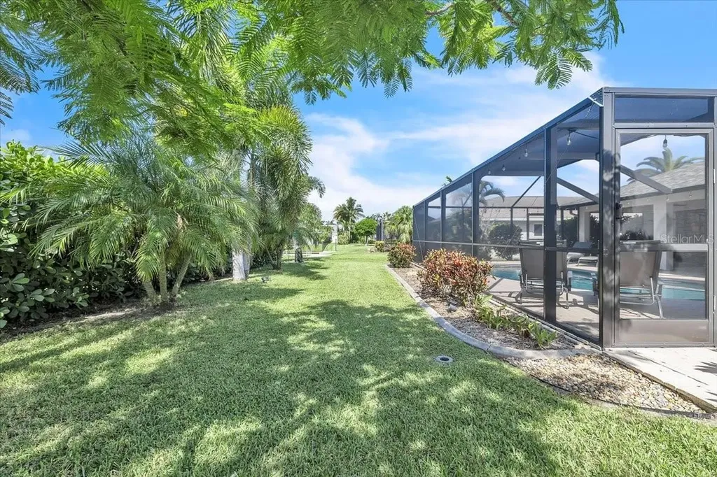 1903 SE 29th Lane Cape Coral FL 33904