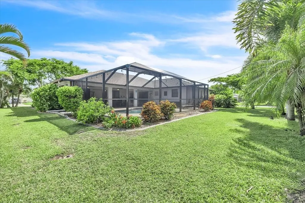 1903 SE 29th Lane Cape Coral FL 33904
