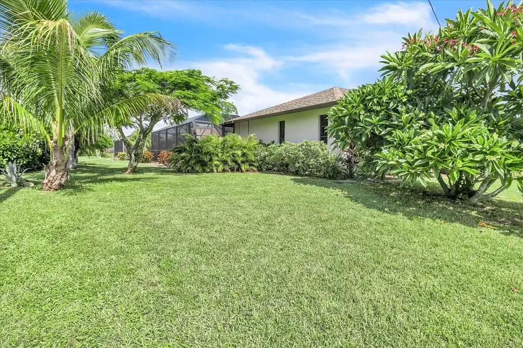 1903 SE 29th Lane Cape Coral FL 33904