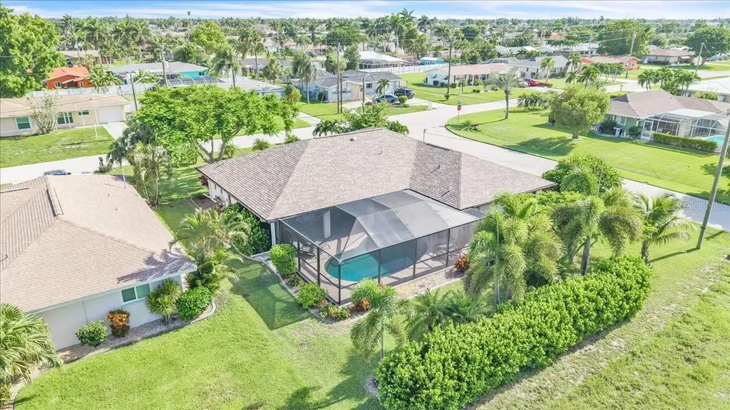 1903 SE 29th Lane Cape Coral FL 33904