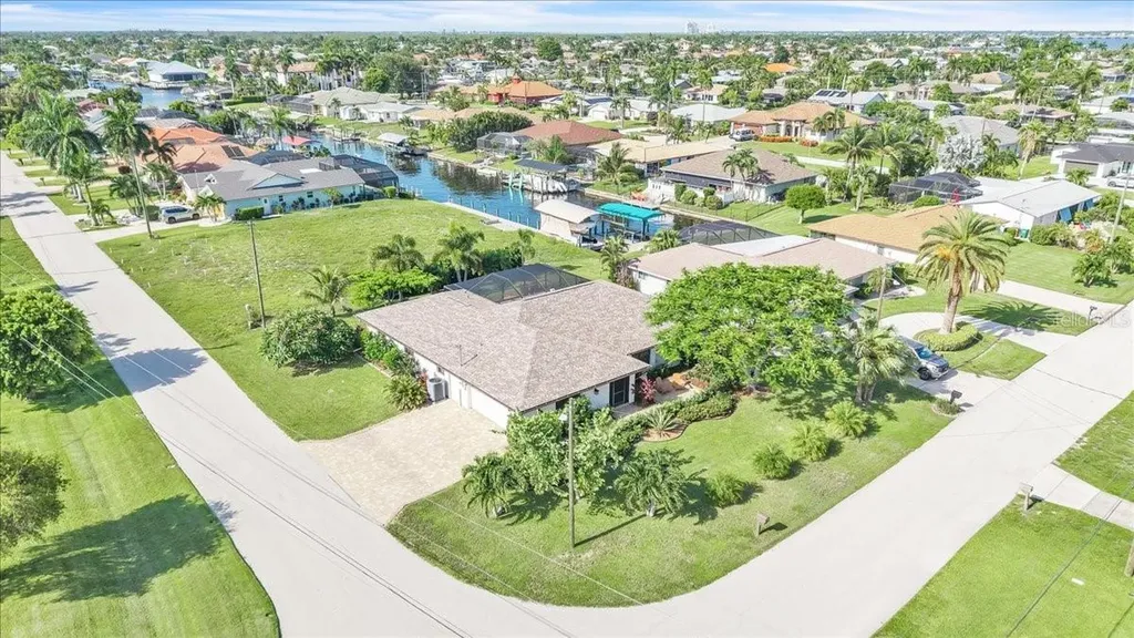 1903 SE 29th Lane Cape Coral FL 33904