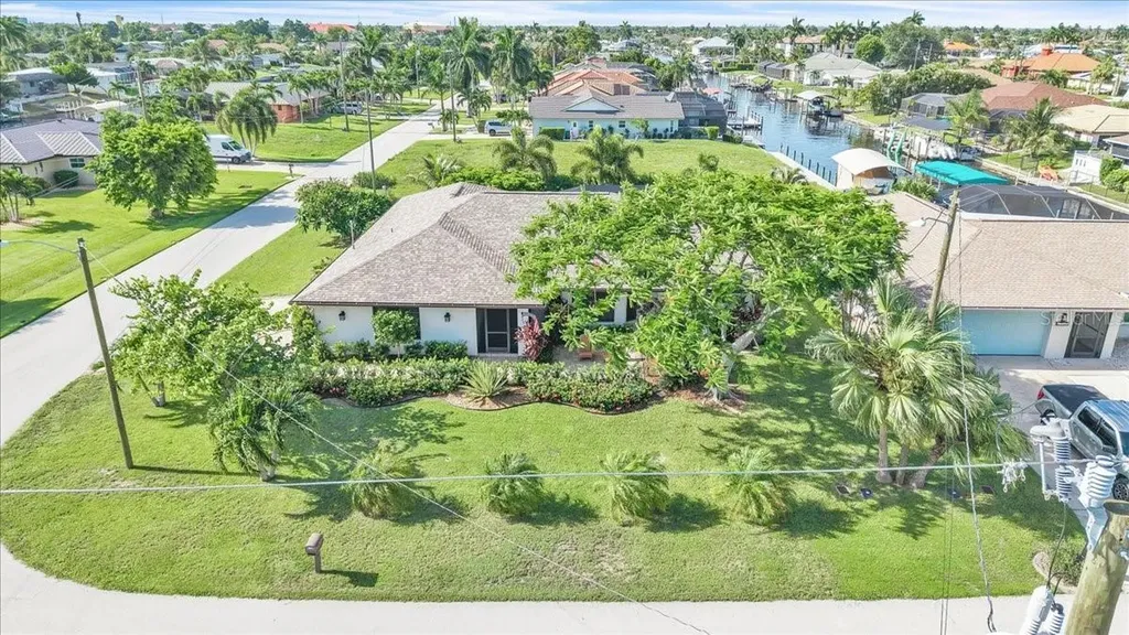 1903 SE 29th Lane Cape Coral FL 33904