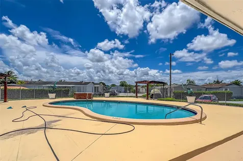 19800 SW 180 Avenue #524 Miami FL 33187
