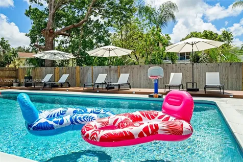 8101 W Lake Drive Lake Clarke Shores FL 33406