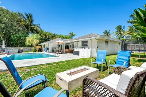 8101 W Lake Drive Lake Clarke Shores FL 33406