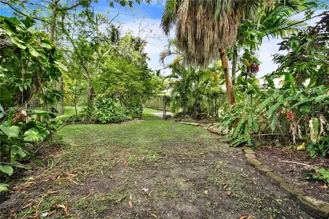 6980 SW 104th Street Pinecrest FL 33156