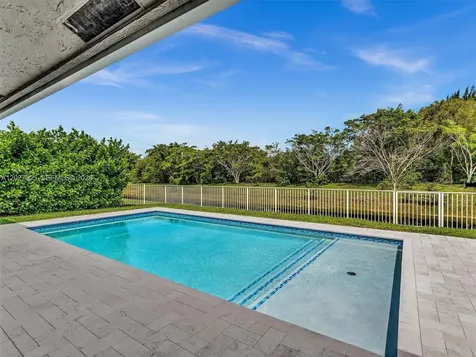 11690 Island Lakes Lane Boca Raton FL 33498