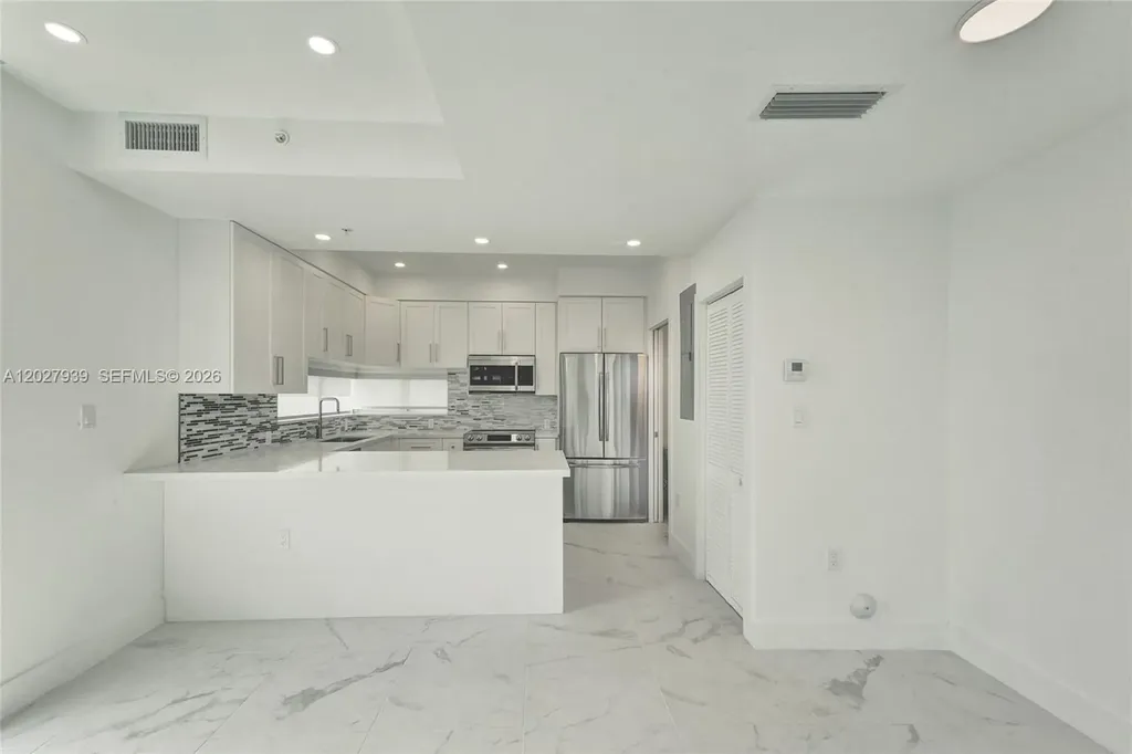 7645 Carlyle Avenue Miami Beach FL 33141